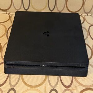 Sony PlayStation 4 PS4 Video Gaming Console Slim Edition Used Pre Owned Works GR